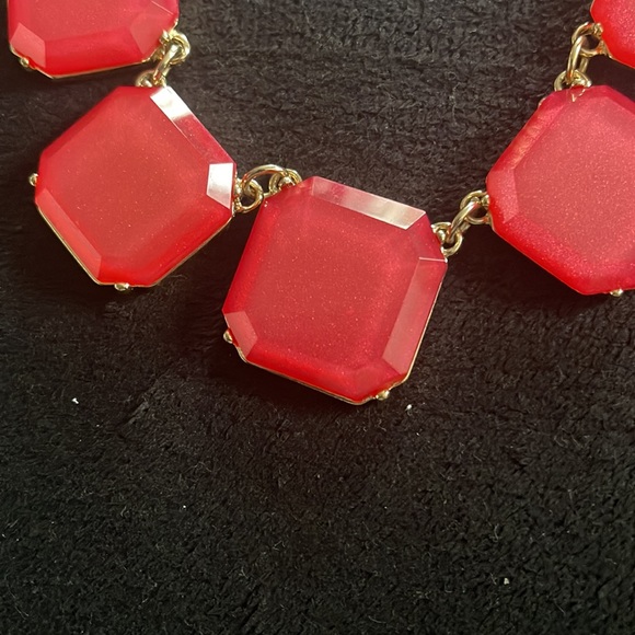 Red/pinkish colored stone necklace - Picture 2 of 2